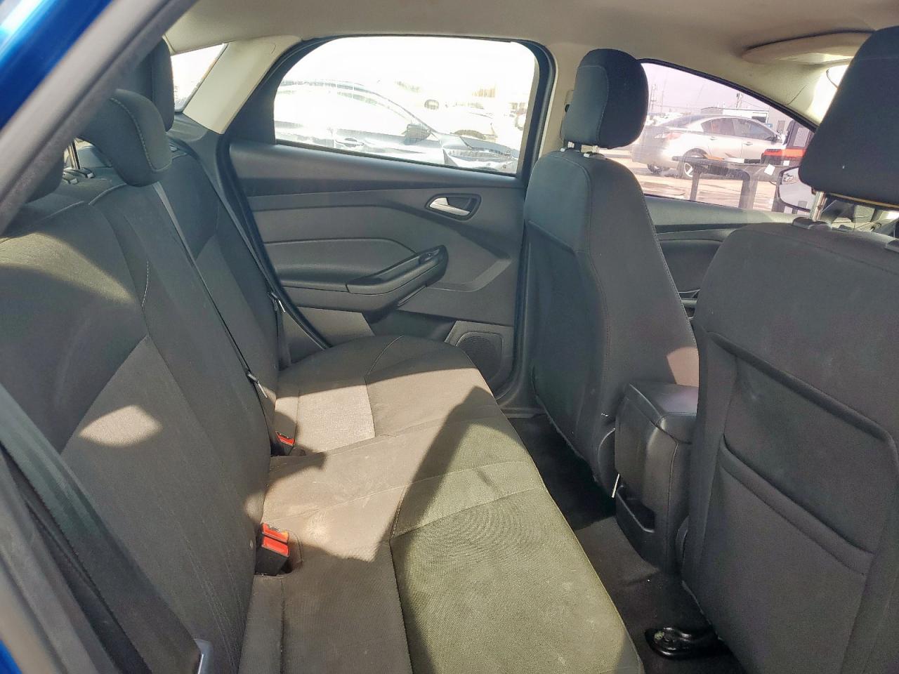 2018 Ford Focus Se VIN: 1FADP3F22JL206921 Lot: 65264355