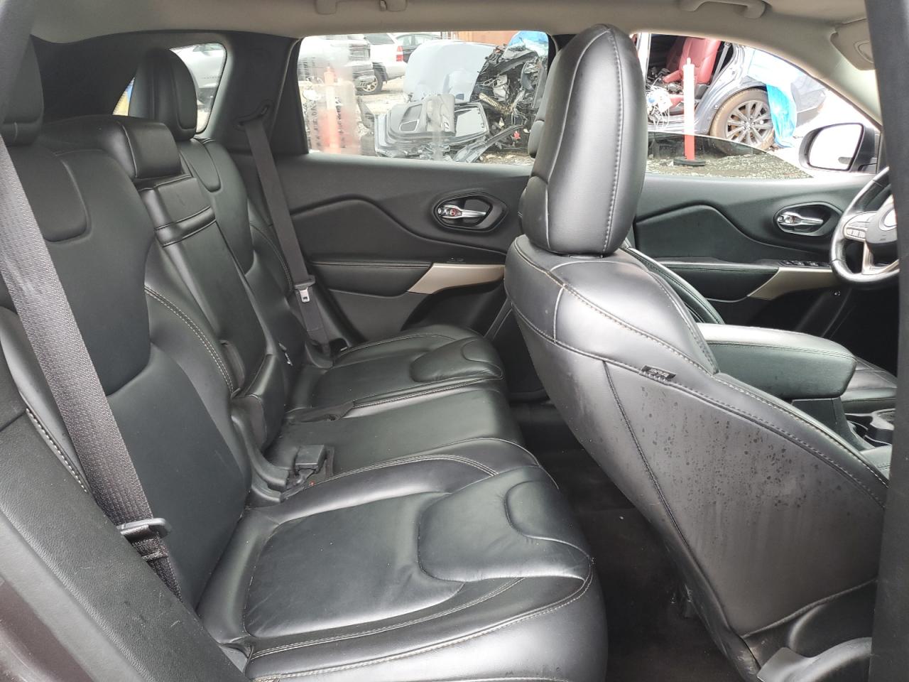 2017 Jeep Cherokee Limited VIN: 1C4PJMDB2HW663917 Lot: 65366525