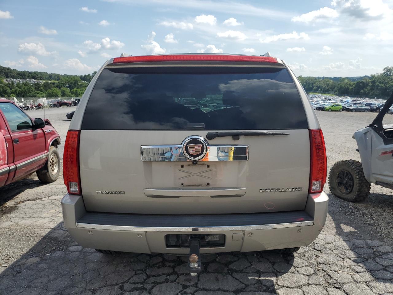 2008 Cadillac Escalade Luxury VIN: 1GYFK638X8R245558 Lot: 64428505