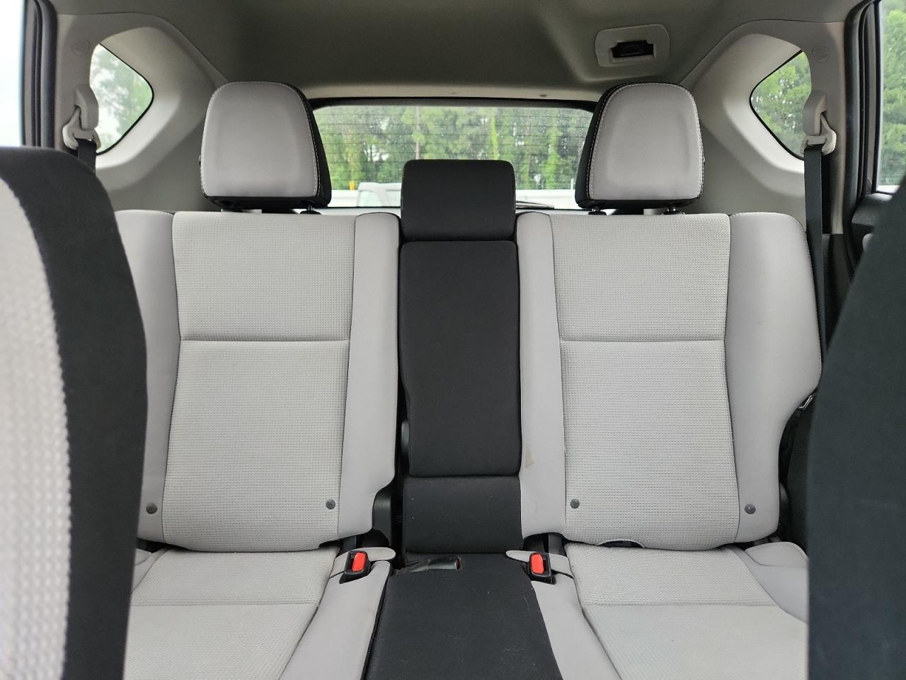 2017 Toyota Rav4 Xle VIN: 2T3RFREVXHW560551 Lot: 63930065