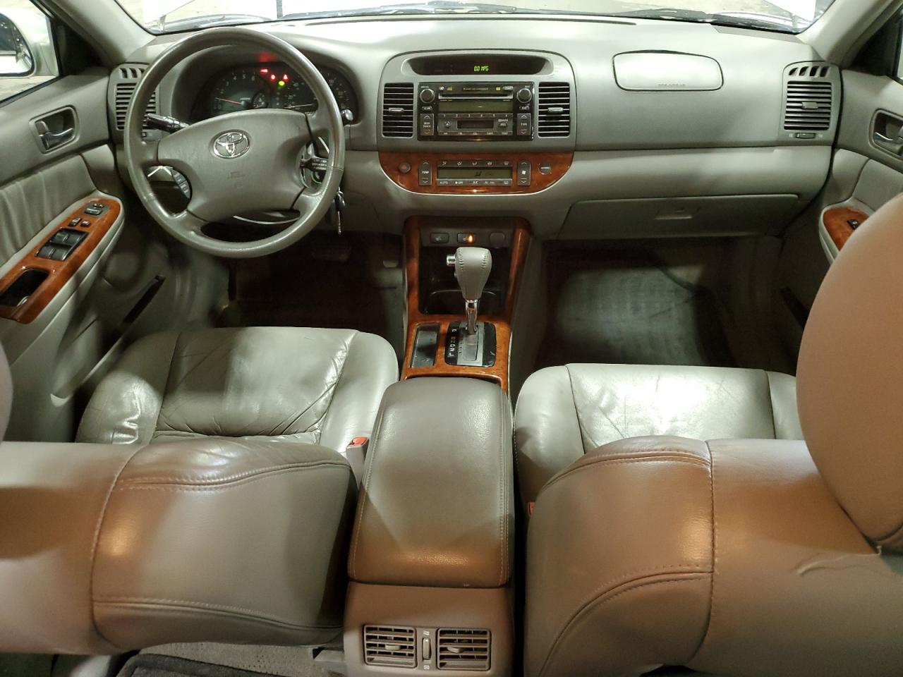 2003 Toyota Camry Le VIN: 4T1BE30K83U655898 Lot: 63253435