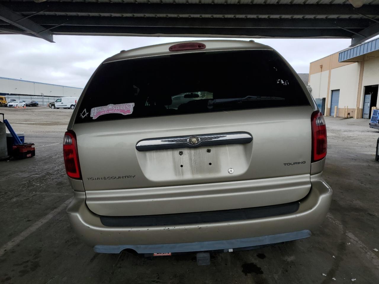 2005 Chrysler Town & Country Touring VIN: 2C4GP54L65R465732 Lot: 63010795