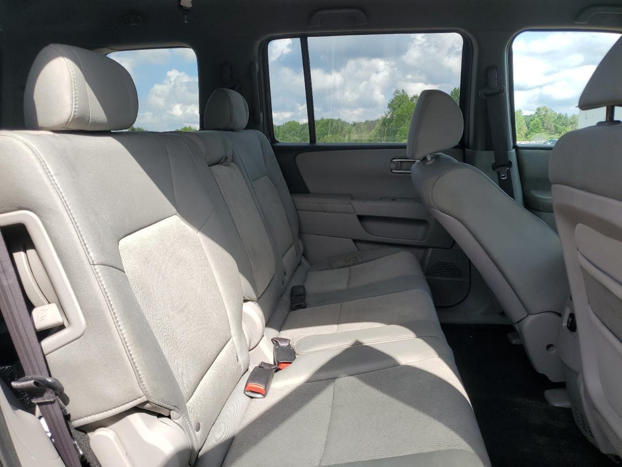 2011 Honda Pilot Lx VIN: 5FNYF4H20BB014046 Lot: 65341565