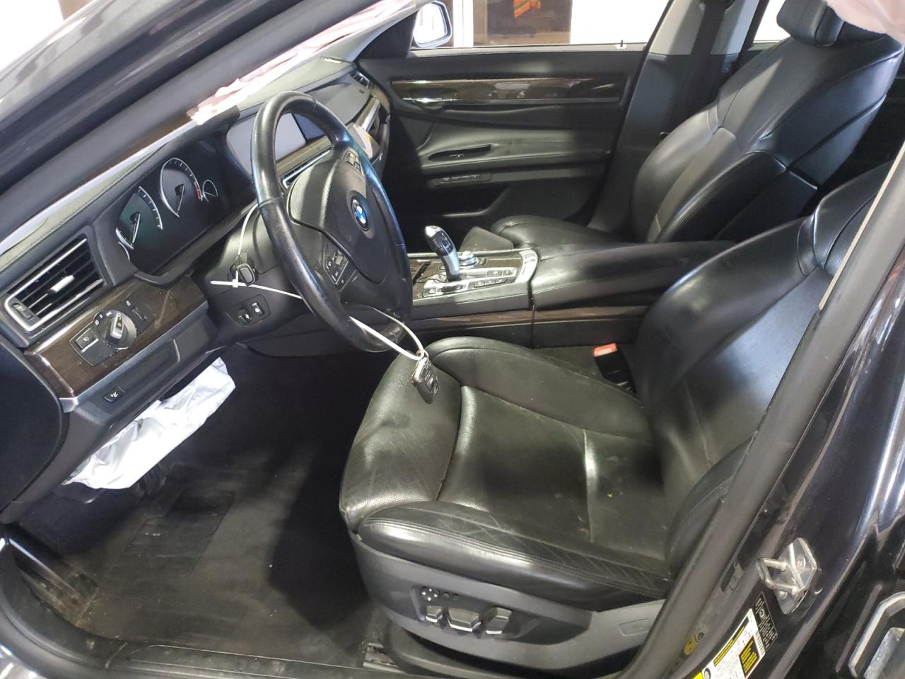 2011 BMW 750 Lxi VIN: WBAKC8C55BC433110 Lot: 92937725