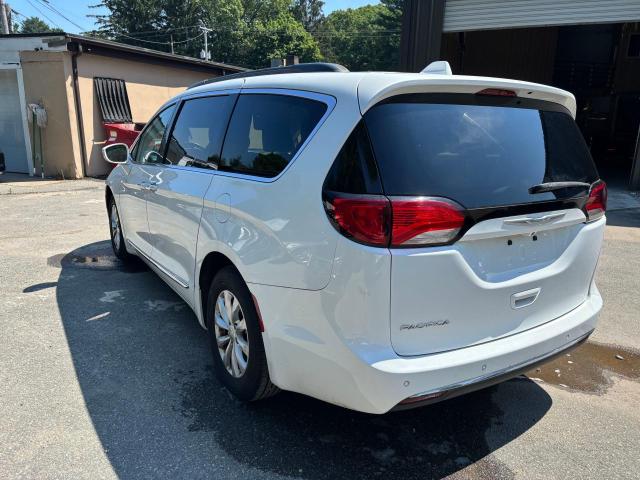 Minivans CHRYSLER PACIFICA 2017 Biały