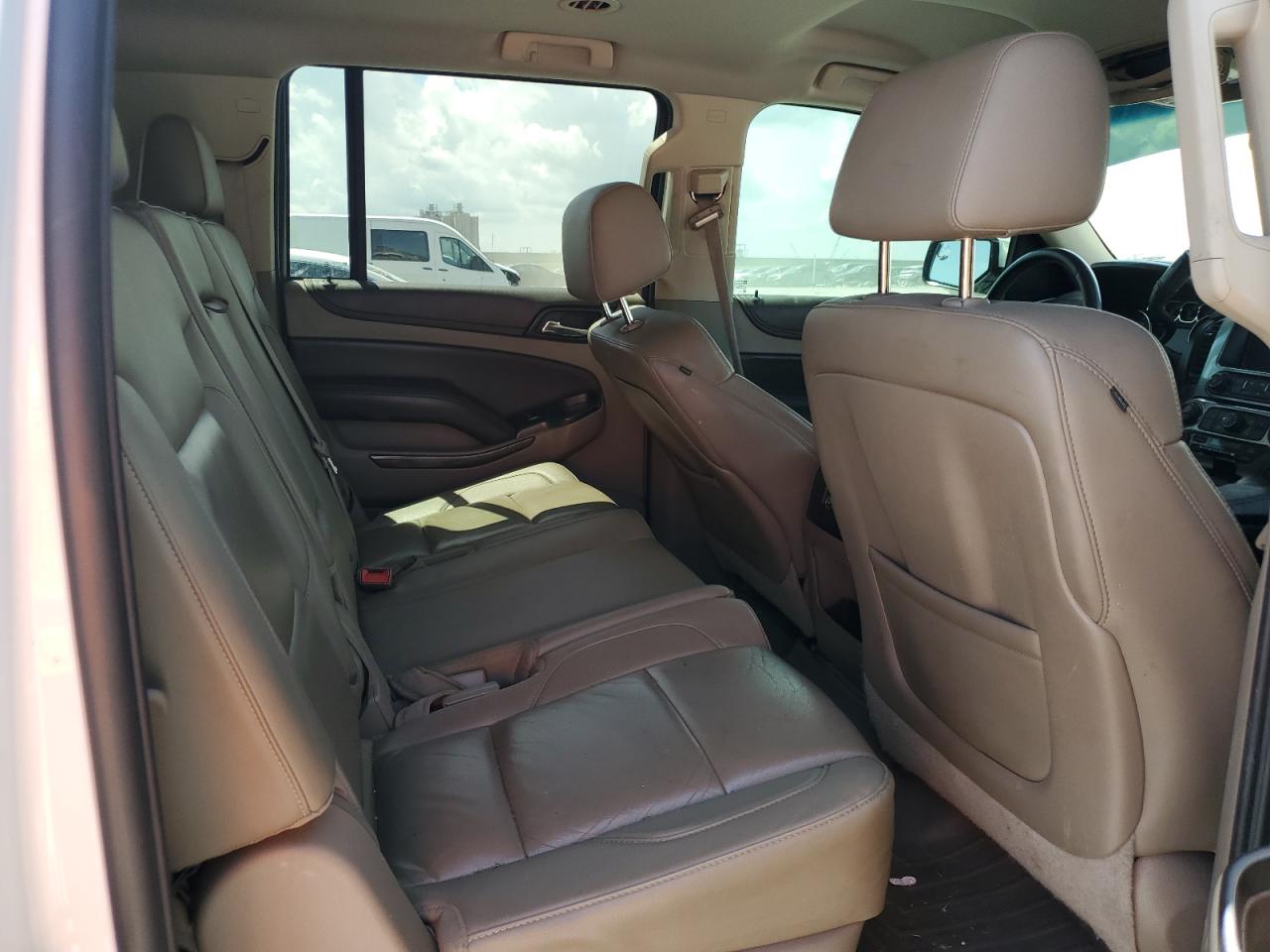 2015 Chevrolet Suburban C1500 Lt VIN: 1GNSCJKC8FR516177 Lot: 63685545