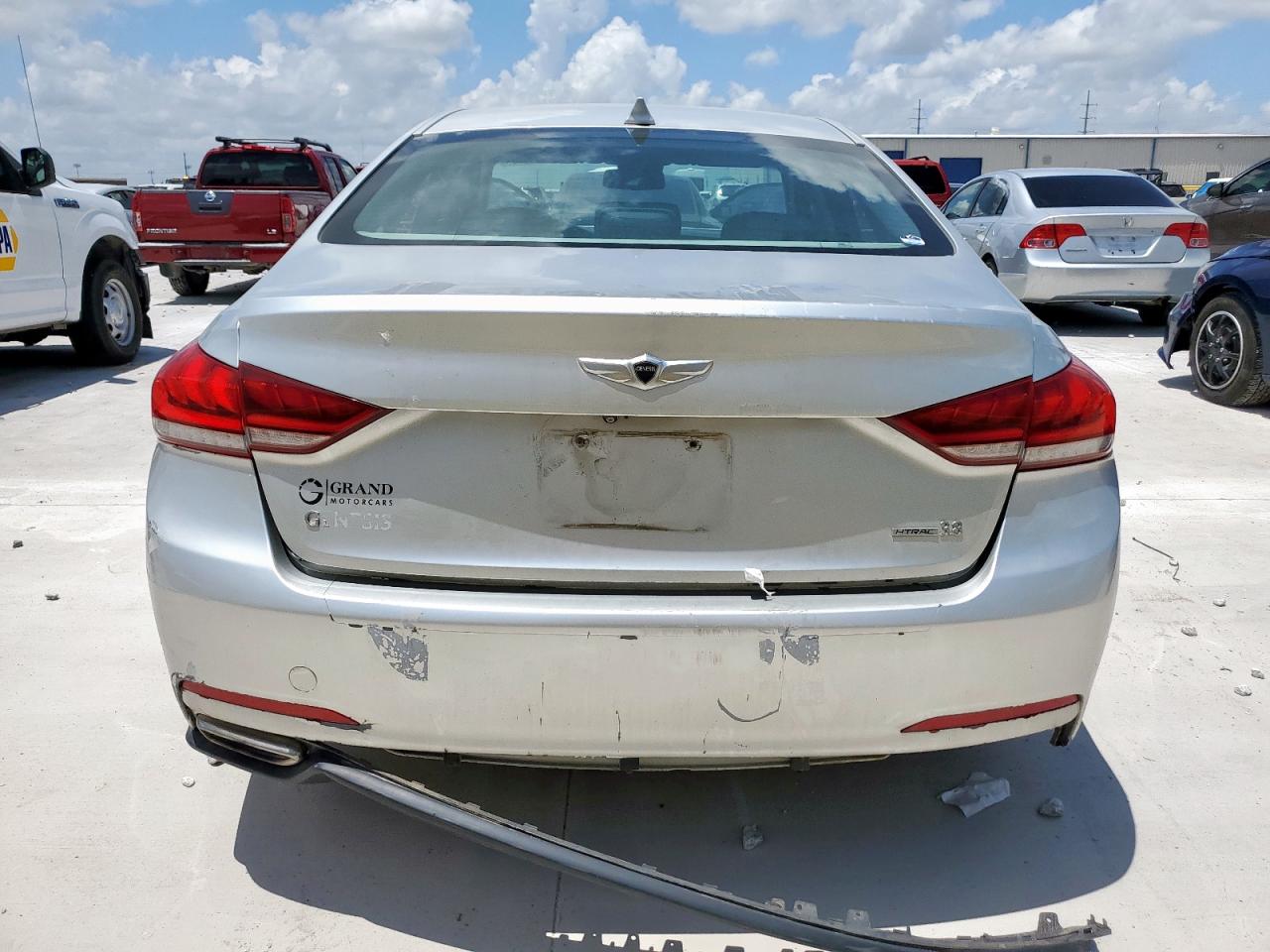 2015 Hyundai Genesis 3.8L VIN: KMHGN4JE8FU070909 Lot: 64765155