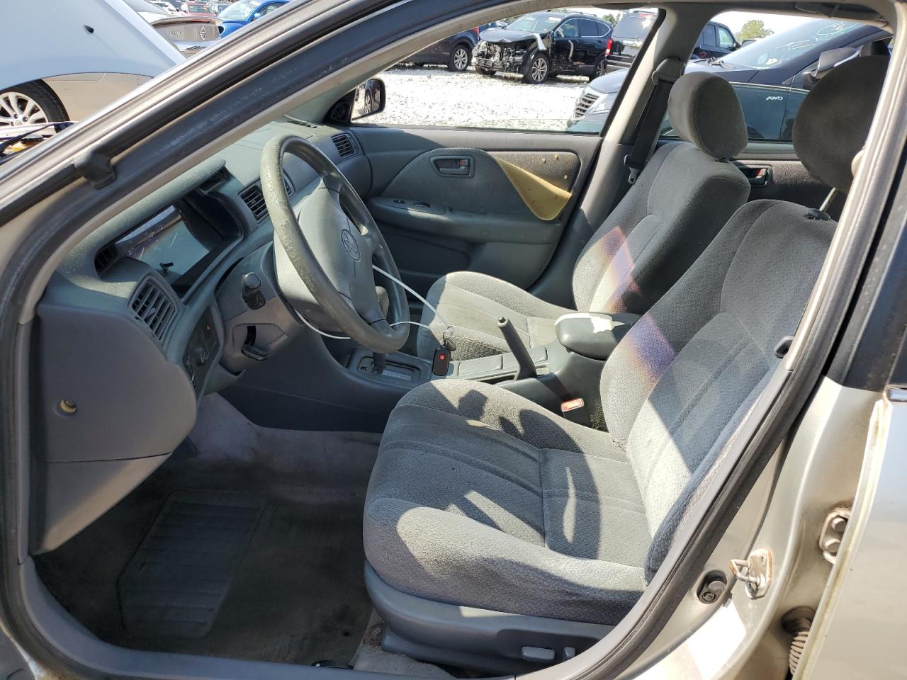 2000 Toyota Camry Ce VIN: JT2BG22K8Y0420995 Lot: 64349025