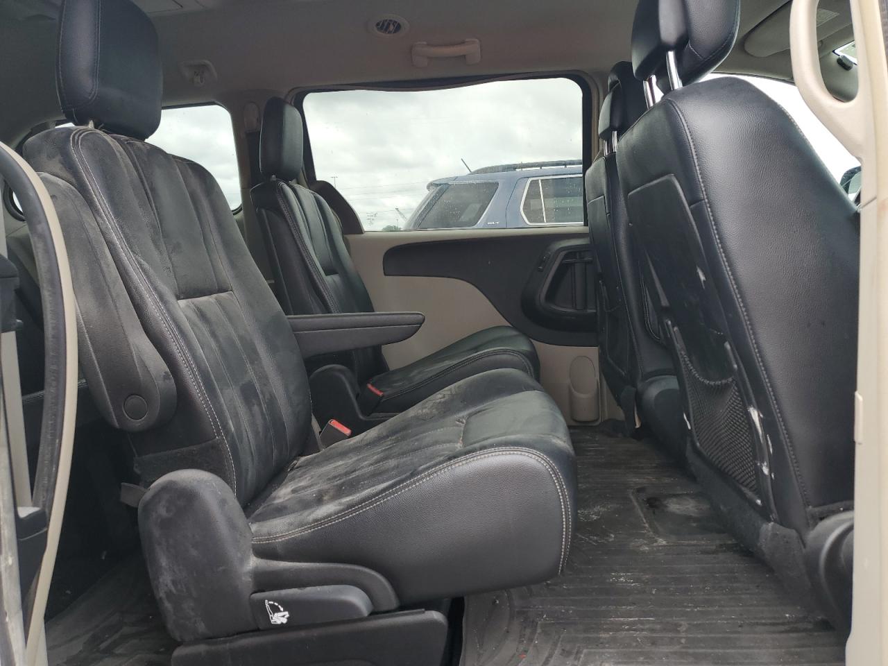2014 Chrysler Town & Country Touring VIN: 2C4RC1BG8ER256155 Lot: 64694825