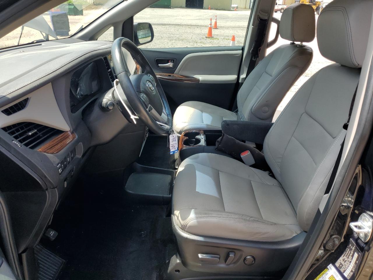 2015 Toyota Sienna Xle VIN: 5TDYK3DC1FS684761 Lot: 64335615