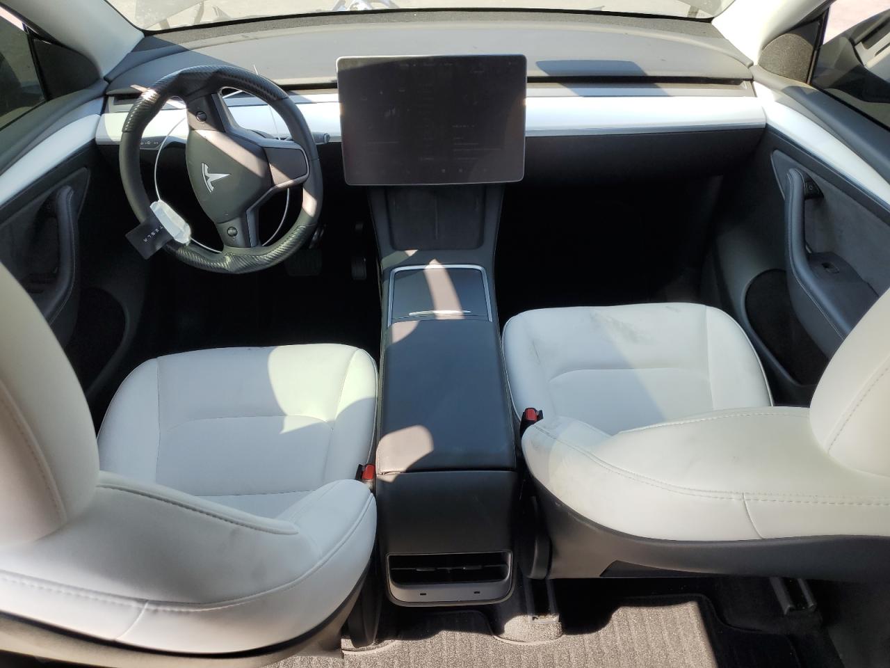 2024 Tesla Model Y VIN: 7SAYGDEE5RF986749 Lot: 64815895