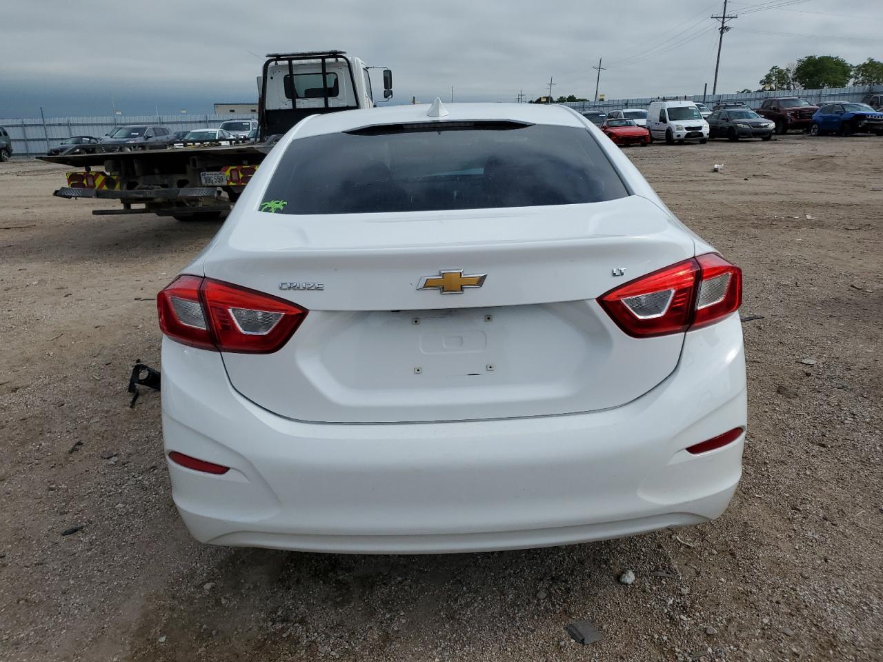 2018 Chevrolet Cruze Lt VIN: 1G1BE5SM5J7215883 Lot: 64486915
