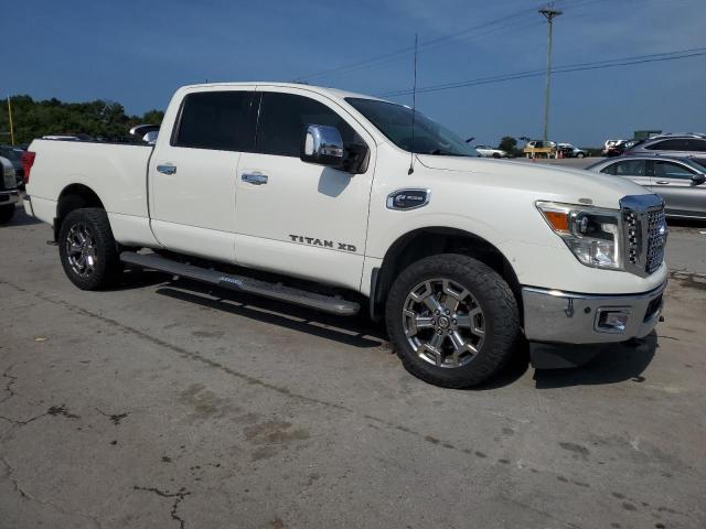  NISSAN TITAN 2017 Biały