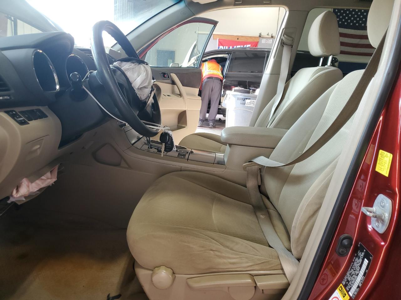 2010 Toyota Highlander VIN: 5TDBK3EH2AS028805 Lot: 64726375