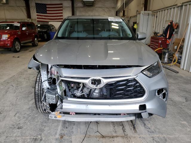  TOYOTA HIGHLANDER 2022 Srebrny