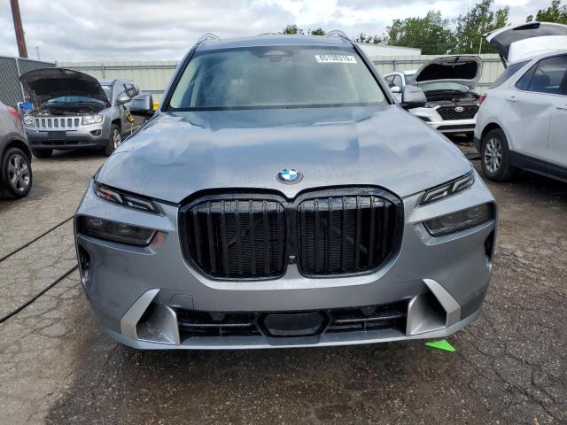  BMW X7 2024 Srebrny