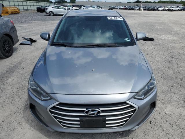  HYUNDAI ELANTRA 2017 Серебристый