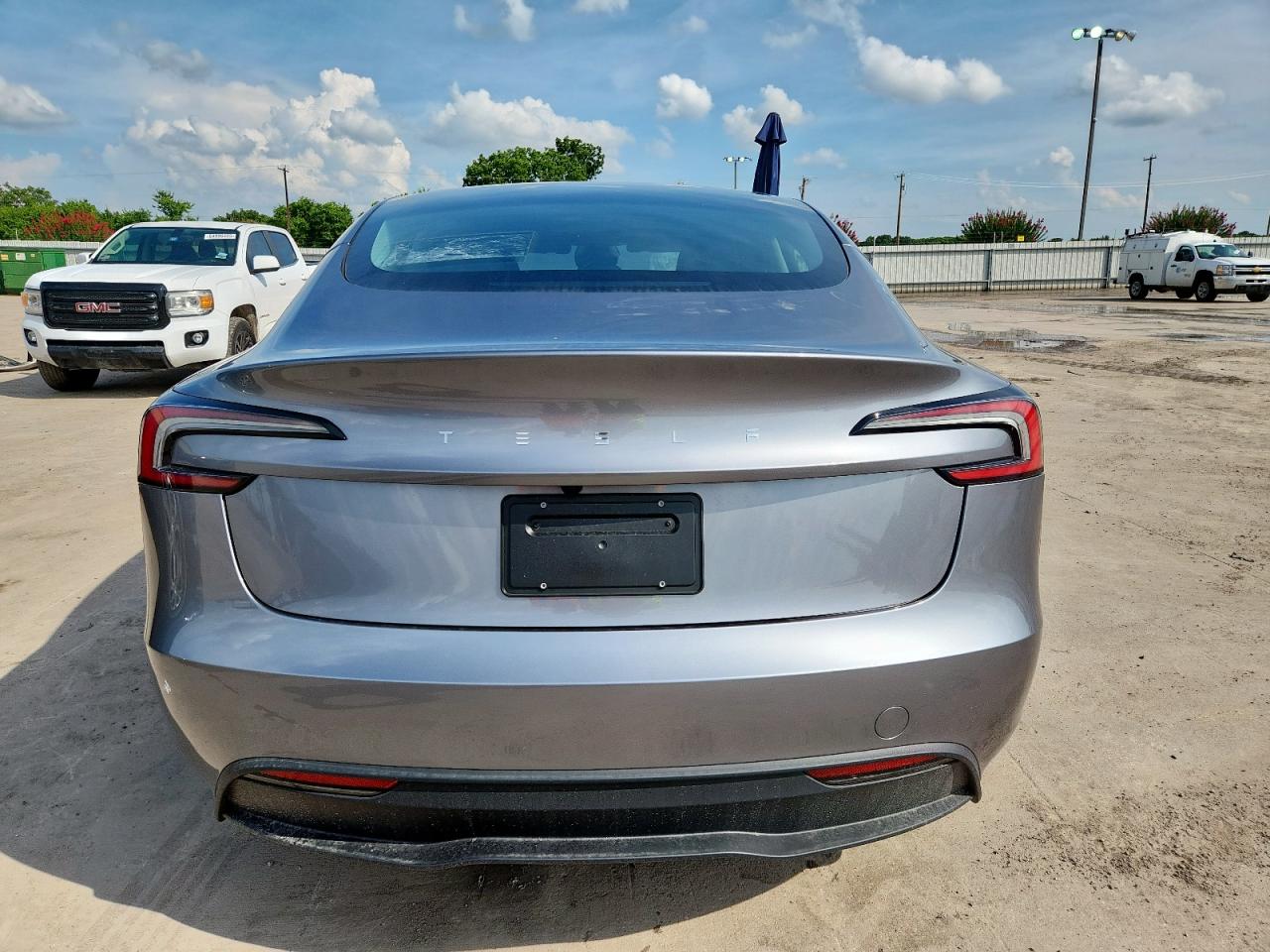 2025 Tesla Model 3 VIN: 5YJ3E1EAXSF023828 Lot: 64797655