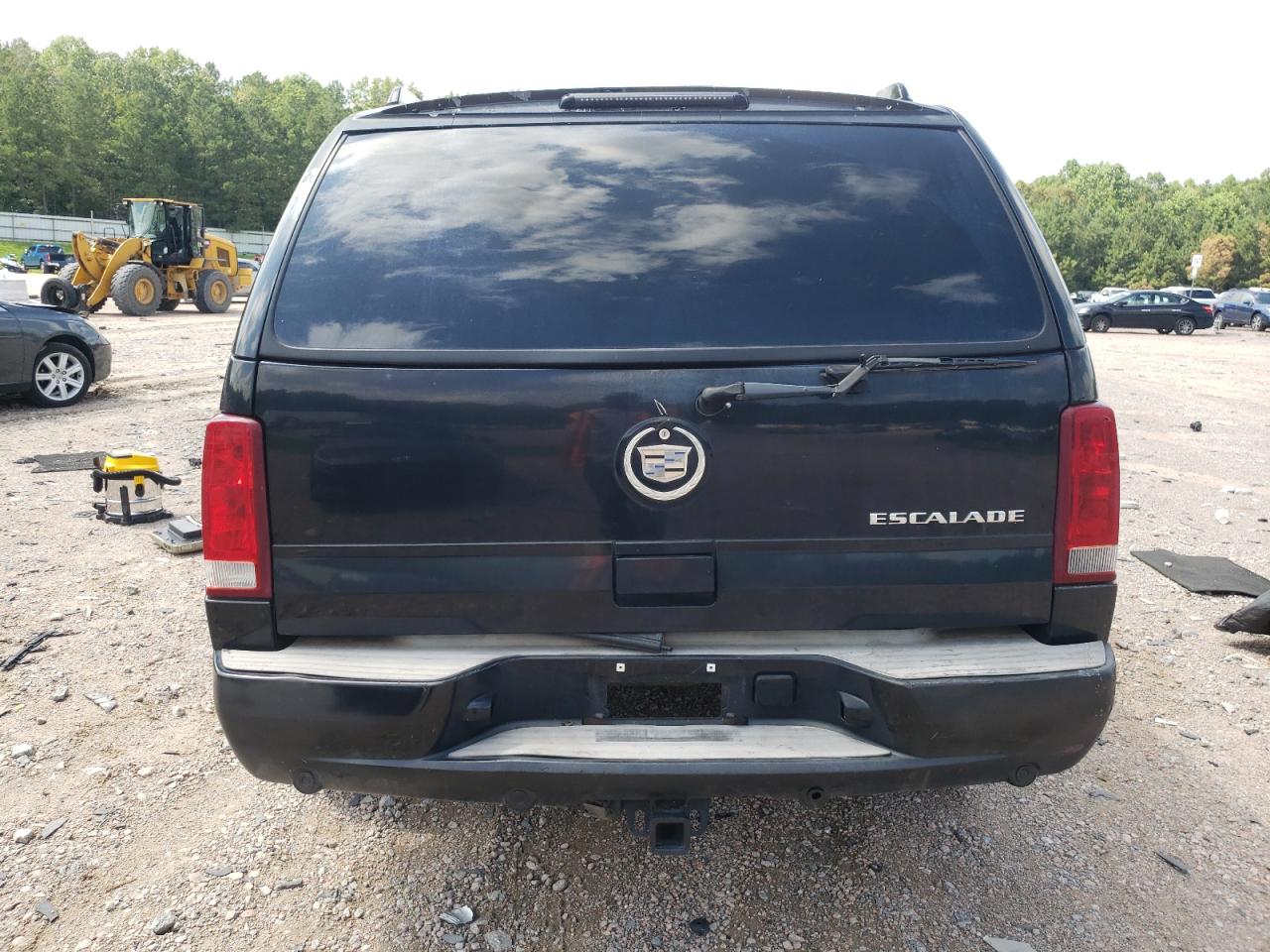 2002 Cadillac Escalade Luxury VIN: 1GYEK63N32R181792 Lot: 64061875