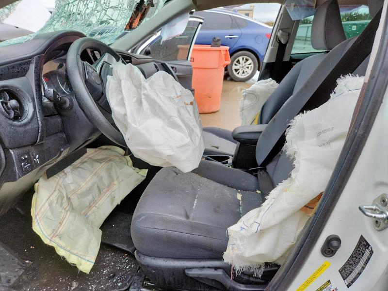  TOYOTA COROLLA 2018 Biały