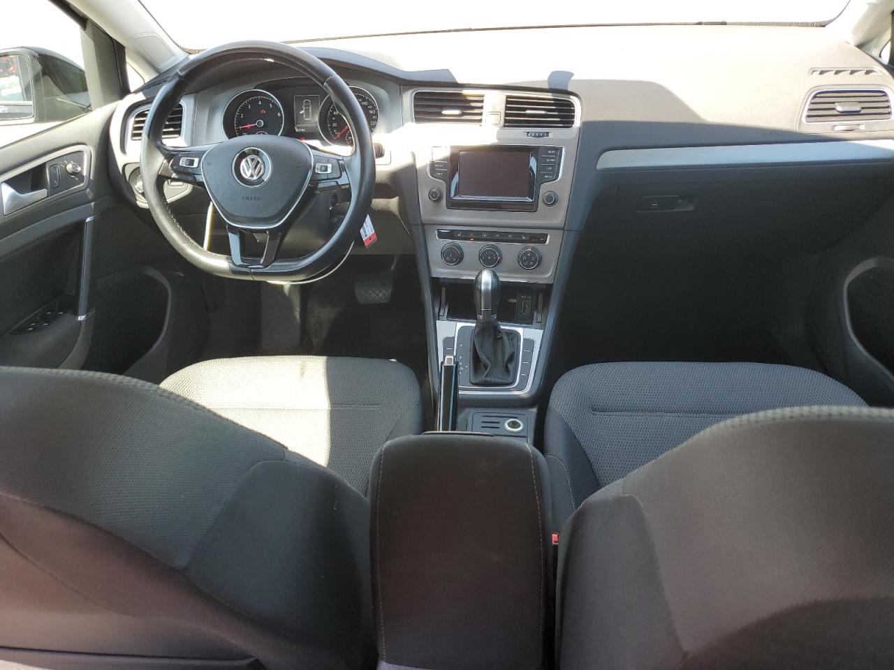 2015 Volkswagen Golf Sportwagen S VIN: 3VWC17AU8FM520552 Lot: 64172485