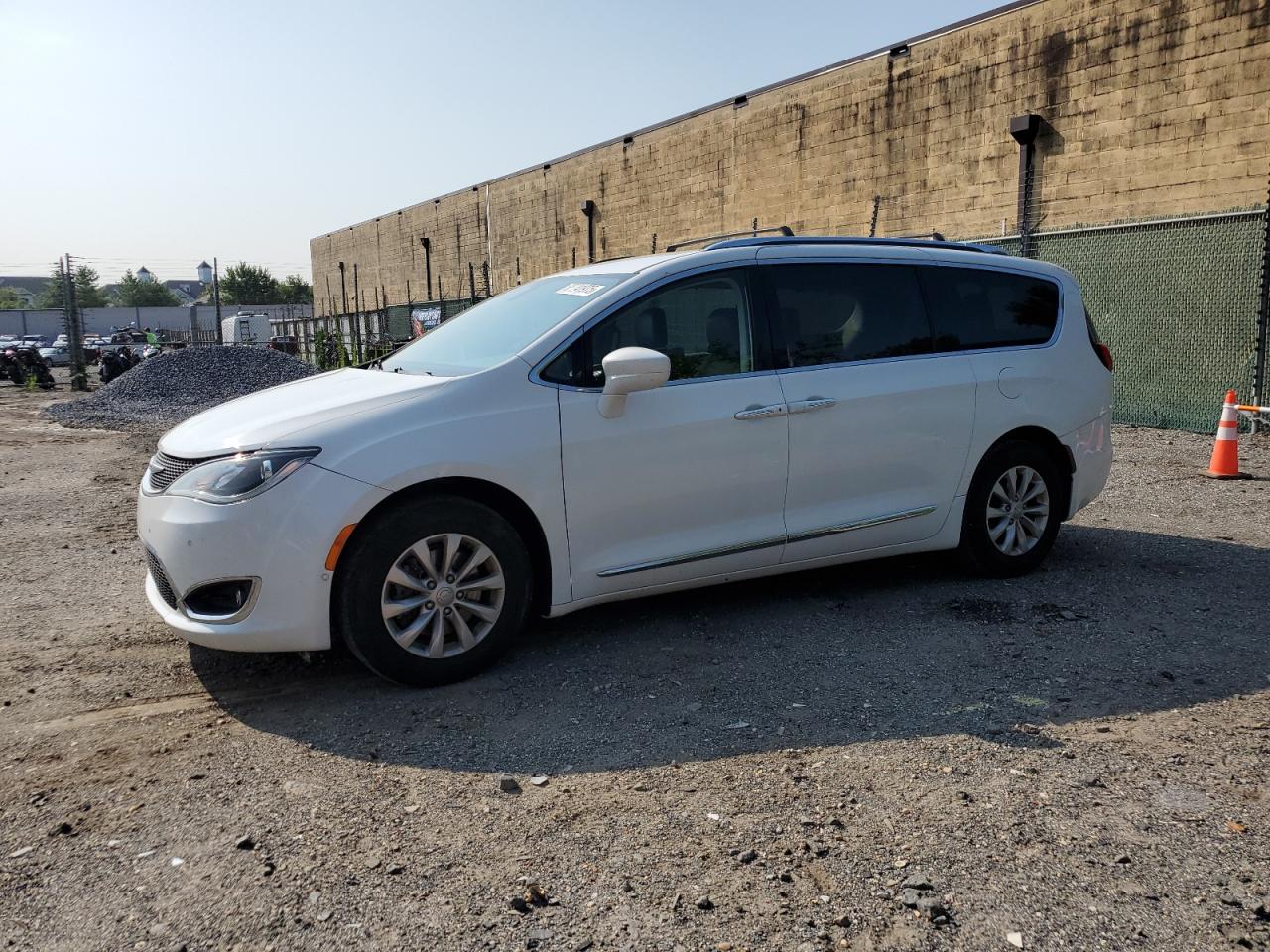 2019 Chrysler Pacifica Touring L white null flexible 2C4RC1BG3KR539803 photo #1