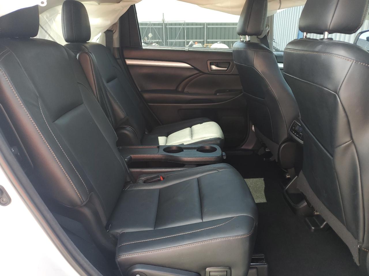 2018 Toyota Highlander Se VIN: 5TDJZRFHXJS546783 Lot: 64308465