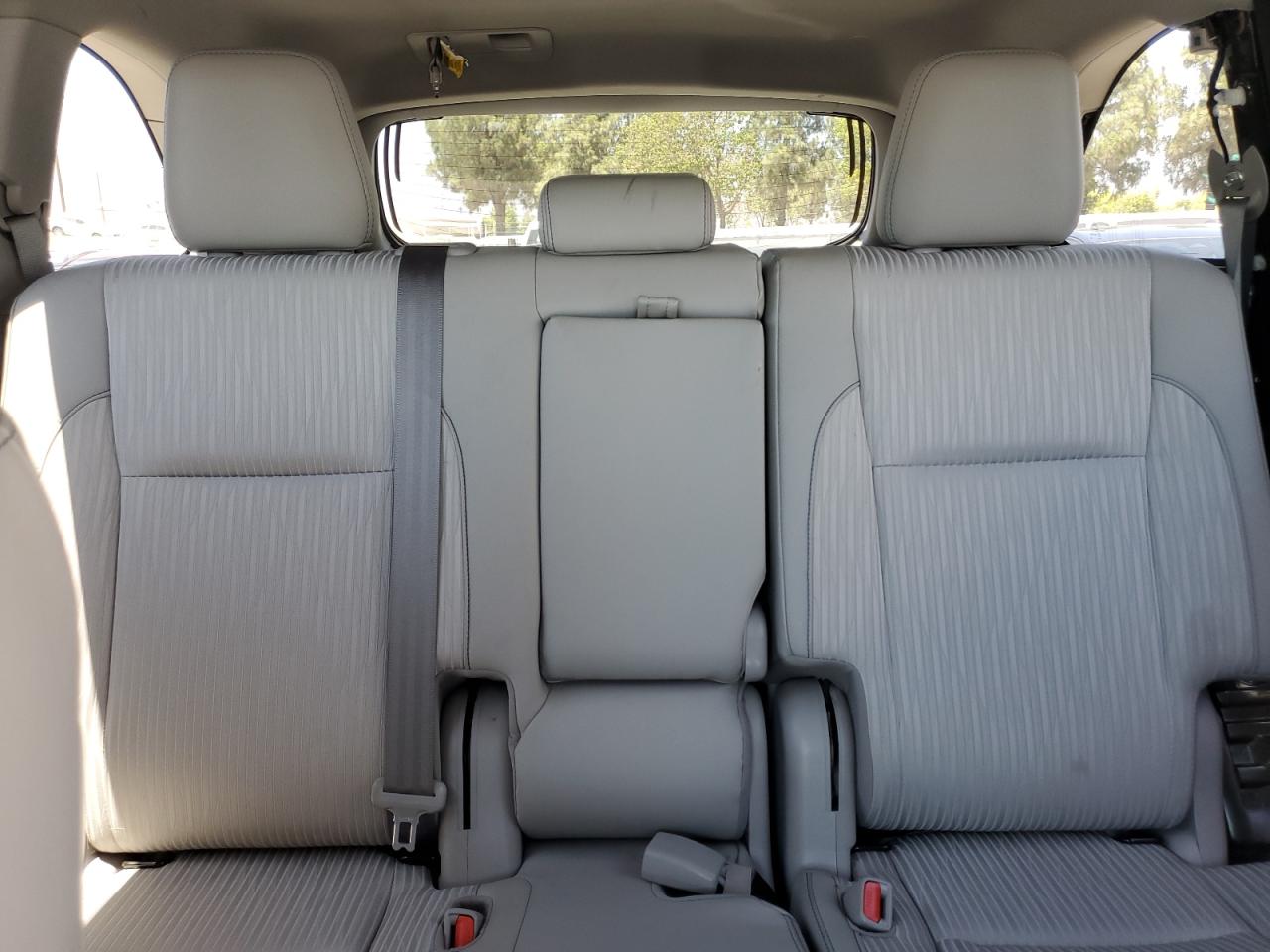 2017 Toyota Highlander Le VIN: 5TDBZRFH2HS478591 Lot: 64118565