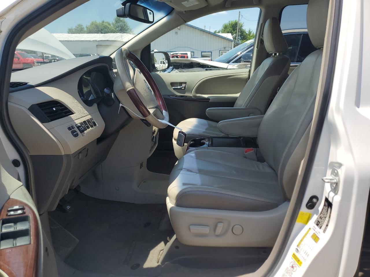 2013 Toyota Sienna Xle VIN: 5TDYK3DC4DS321044 Lot: 64473635