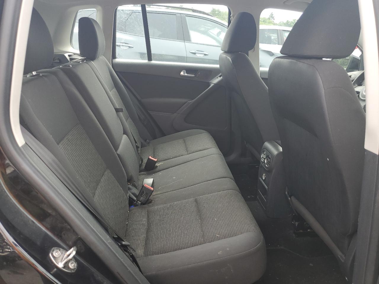 2012 Volkswagen Tiguan S VIN: WVGAV7AX6CW584041 Lot: 63930445