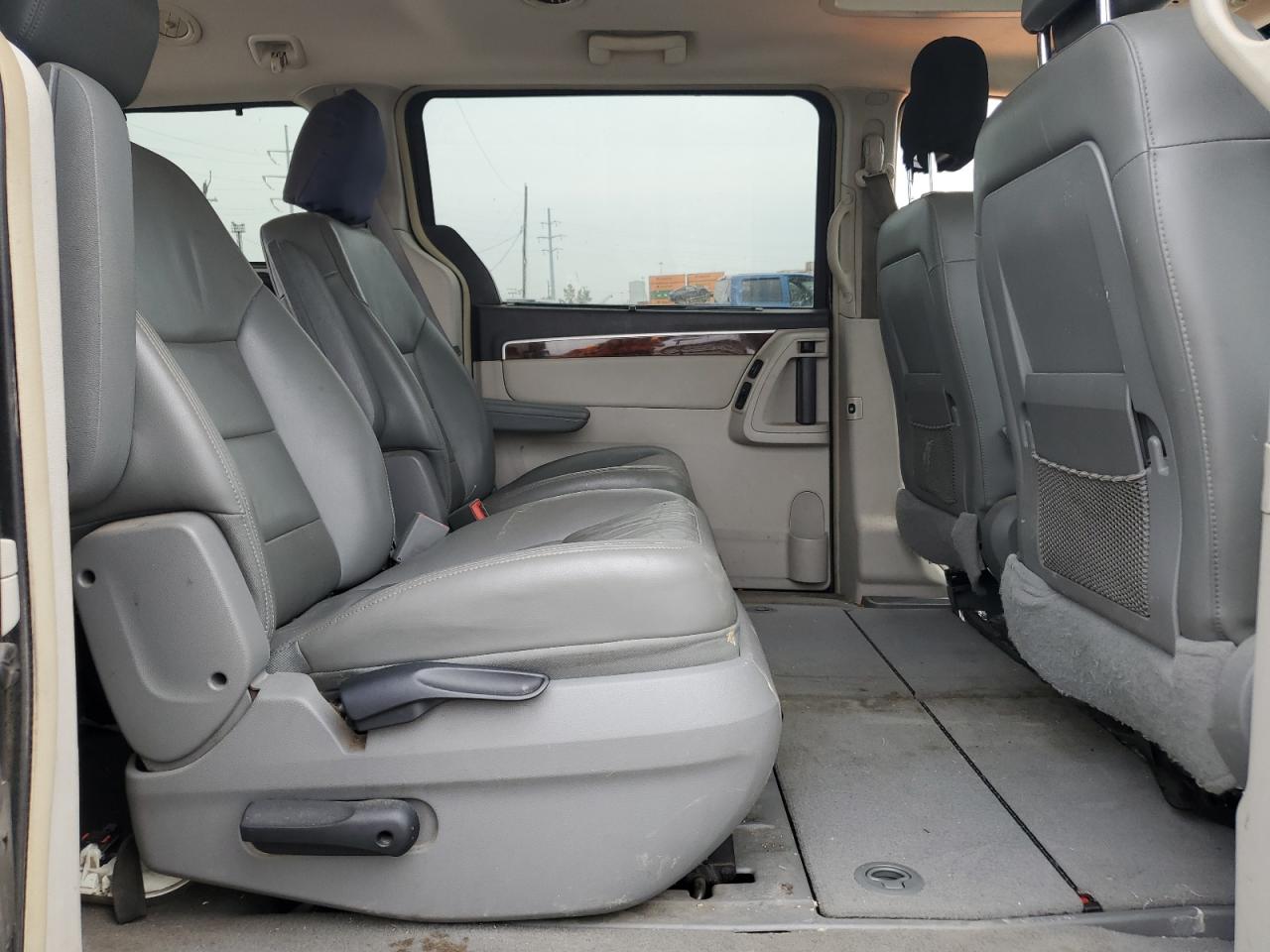 2011 Volkswagen Routan Sel VIN: 2V4RW6DG9BR645762 Lot: 63090165