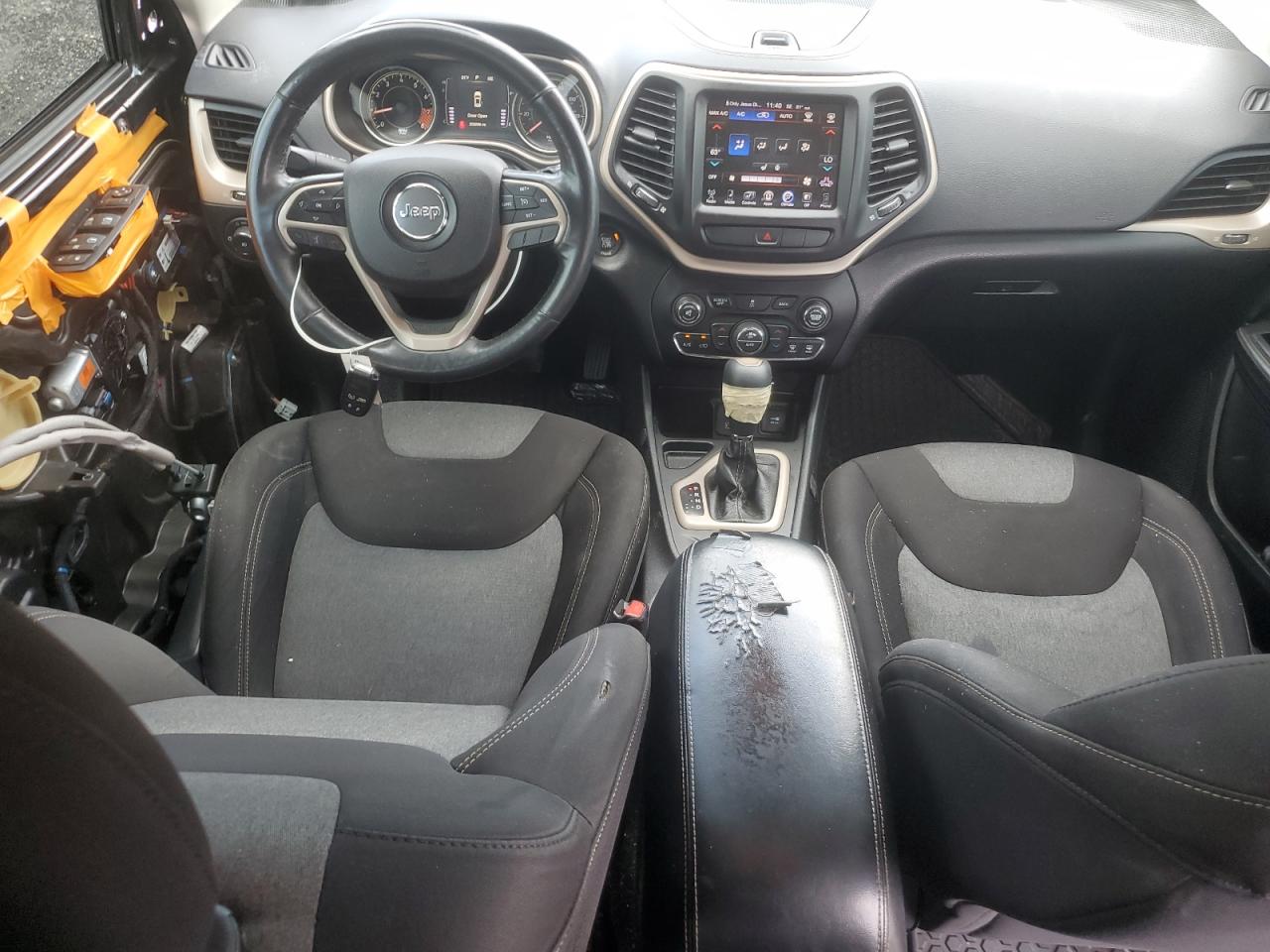 2014 Jeep Cherokee Latitude VIN: 1C4PJLCS3EW143054 Lot: 64287345