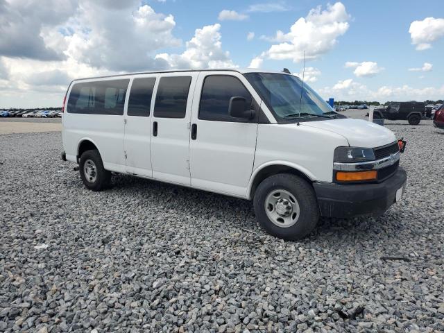 Minivans CHEVROLET EXPRESS 2017 Biały
