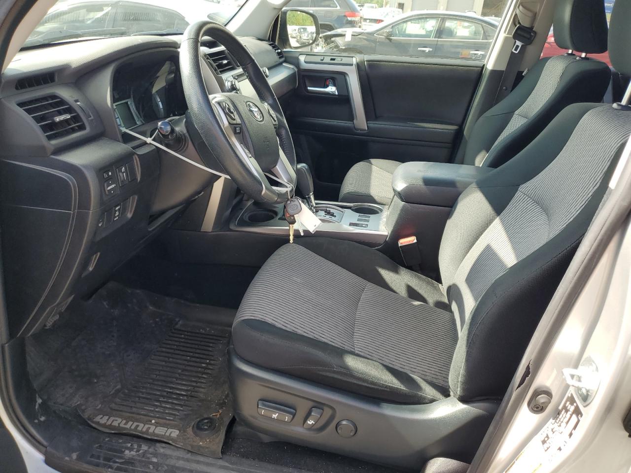 2019 Toyota 4Runner Sr5/Sr5 Premium VIN: JTEBU5JR1K5685800 Lot: 64575515