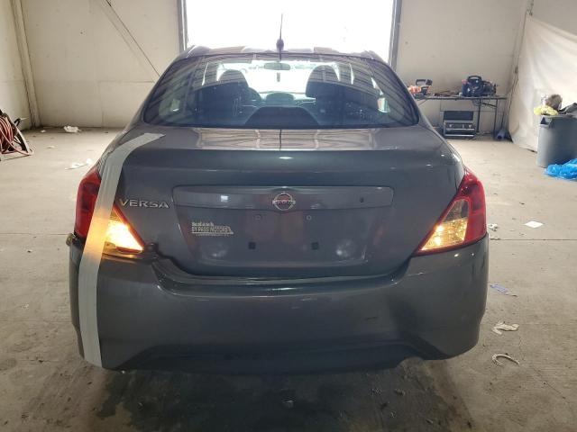  NISSAN VERSA 2018 Szary