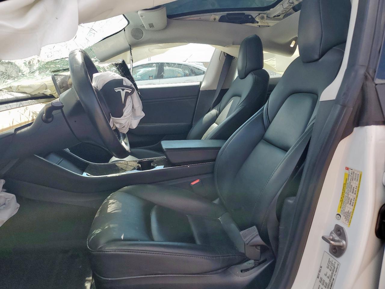 2019 Tesla Model 3 VIN: 5YJ3E1EB3KF211440 Lot: 64338275