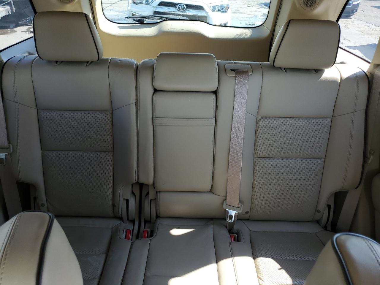 2015 Jeep Grand Cherokee Overland VIN: 1C4RJFCT8FC647928 Lot: 65187495