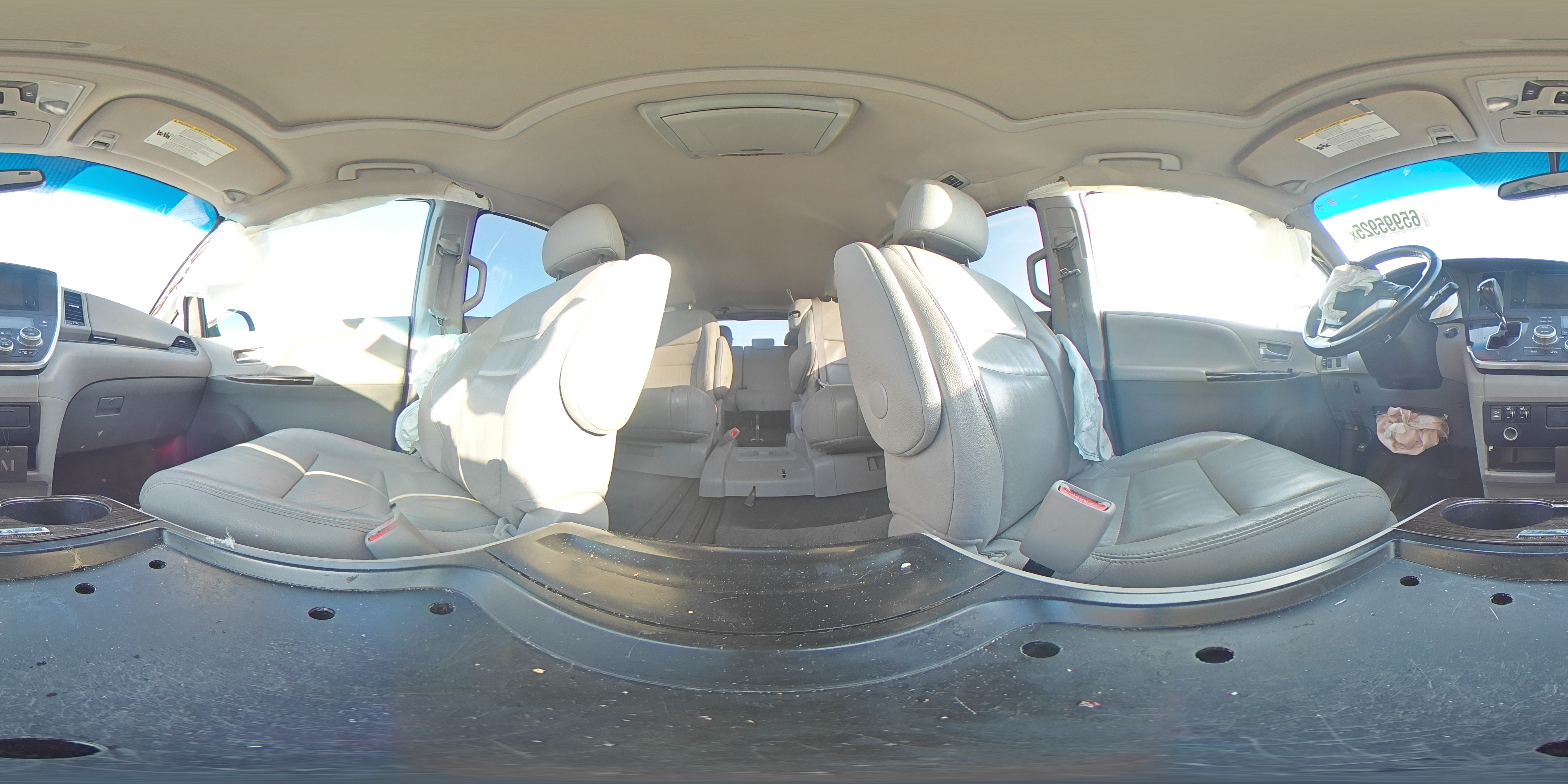 2015 Toyota Sienna Xle VIN: 5TDYK3DC2FS642468 Lot: 65995925