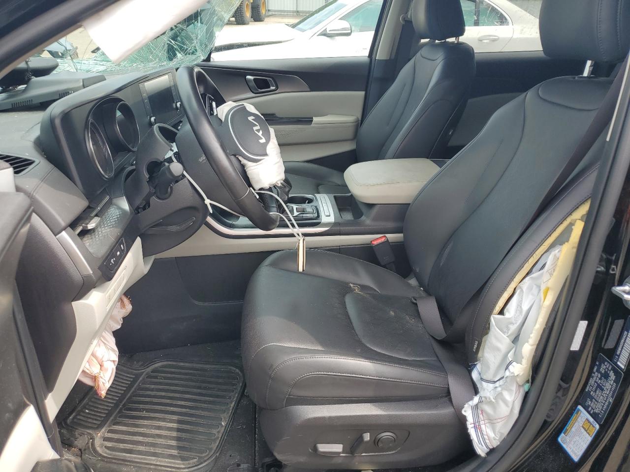 2024 Kia Carnival Lx VIN: KNDNB4H35R6414259 Lot: 63162805
