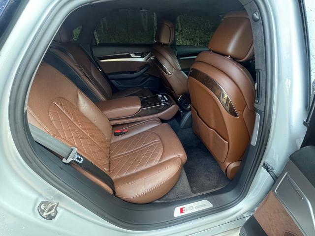 Sedans AUDI S8 2014 Srebrny