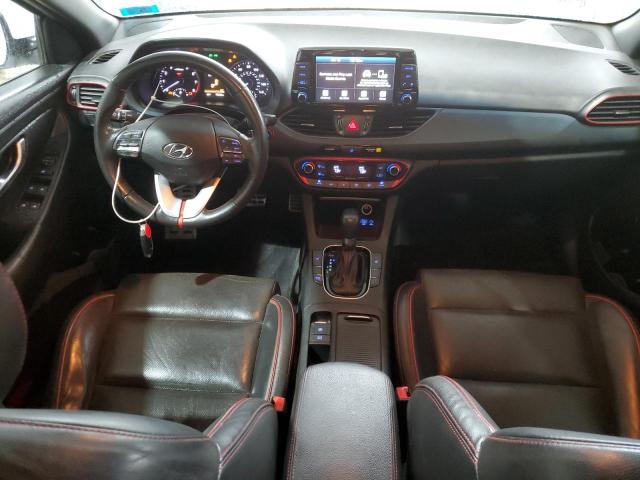  HYUNDAI ELANTRA 2018 Белы
