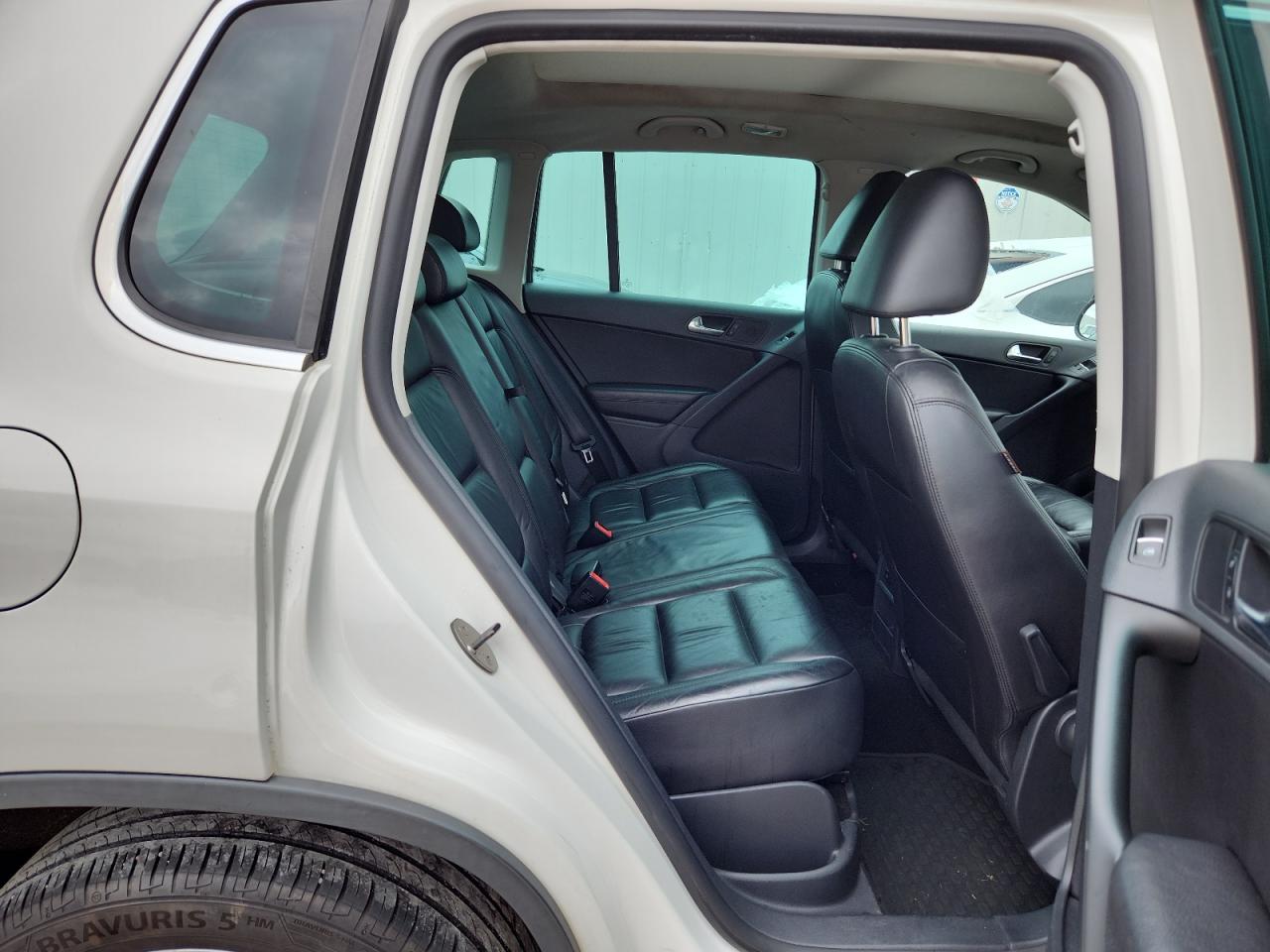 2011 Volkswagen Tiguan S VIN: WVGBV7AX8BW537368 Lot: 62708865