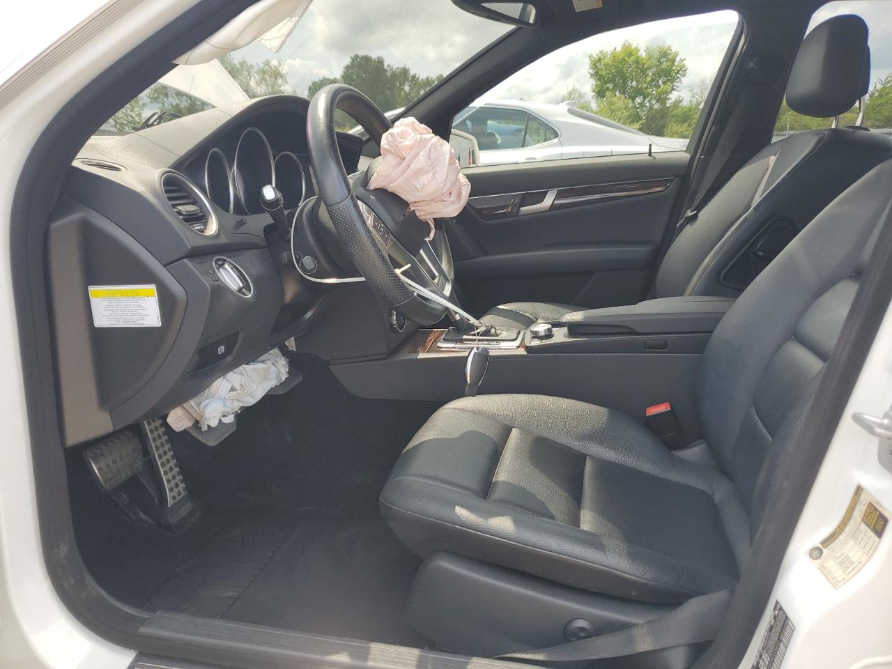 2014 Mercedes-Benz C 300 4Matic VIN: WDDGF8AB6ER303692 Lot: 65293905