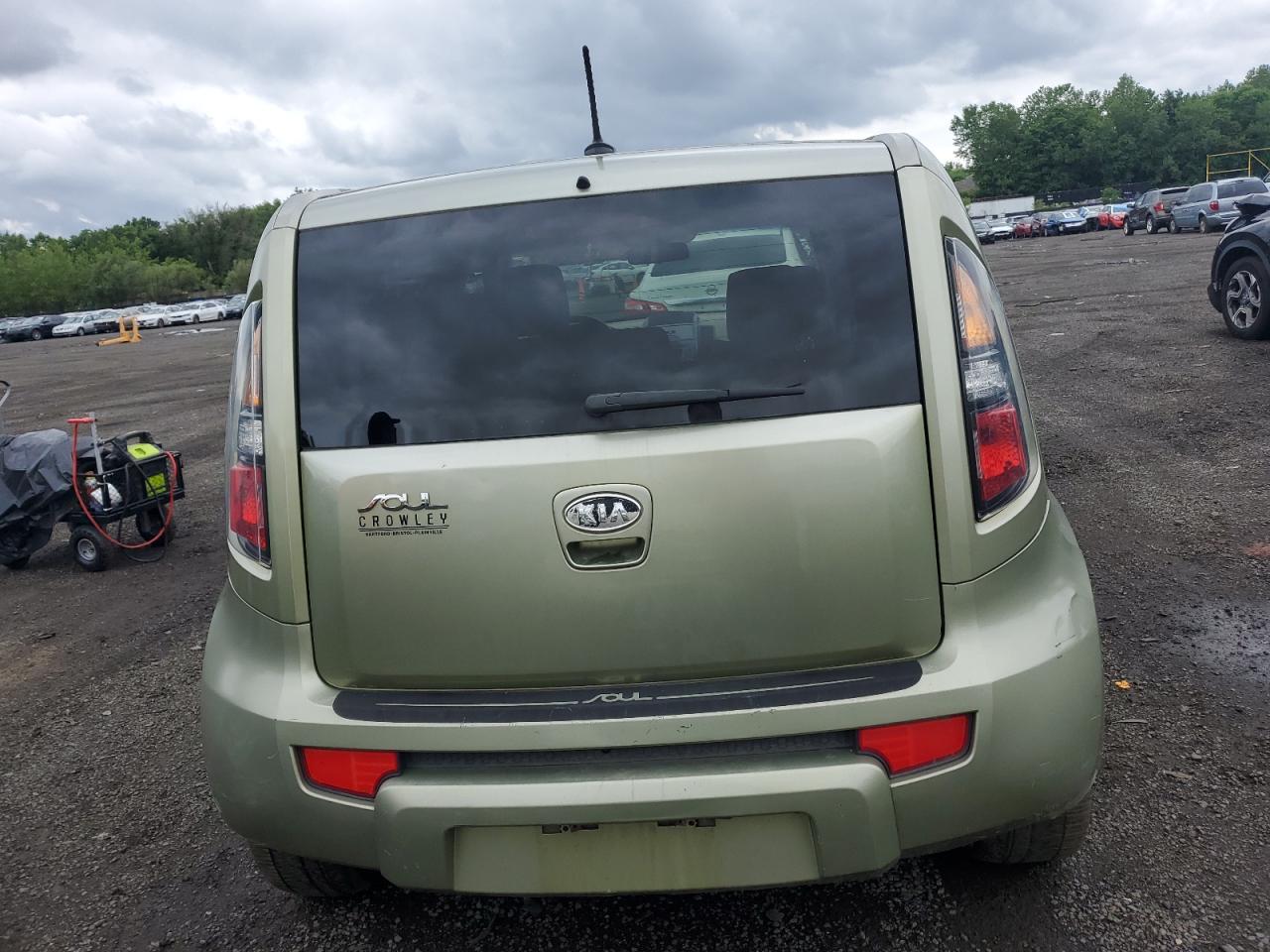 2011 Kia Soul + VIN: KNDJT2A25B7339581 Lot: 63794195