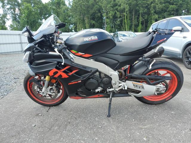 2023 APRILIA RSV4 1100  