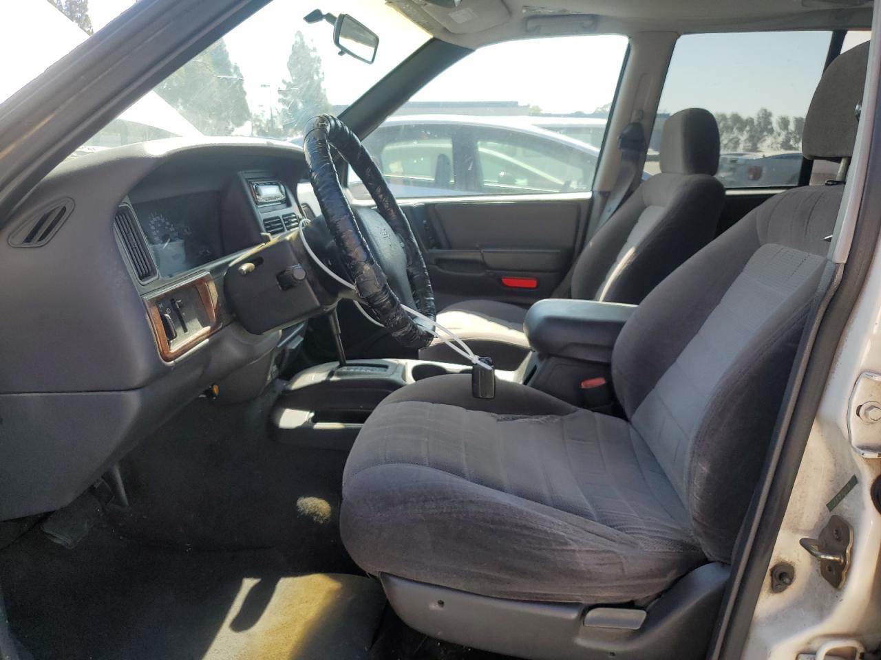 1997 Jeep Grand Cherokee Laredo VIN: 1J4FX58S1VC743761 Lot: 64685865