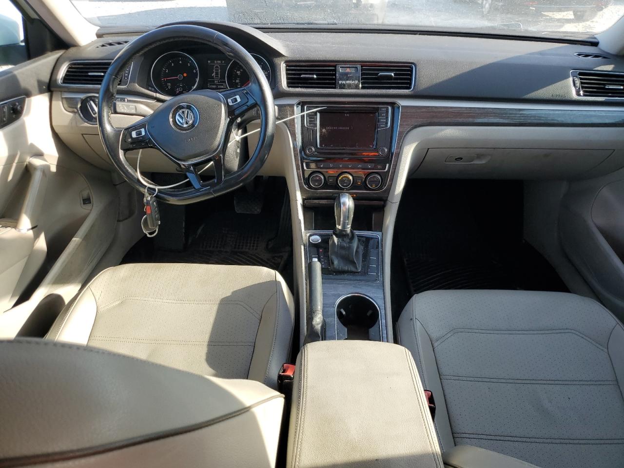 2018 Volkswagen Passat Se VIN: 1VWBA7A33JC015130 Lot: 64163855