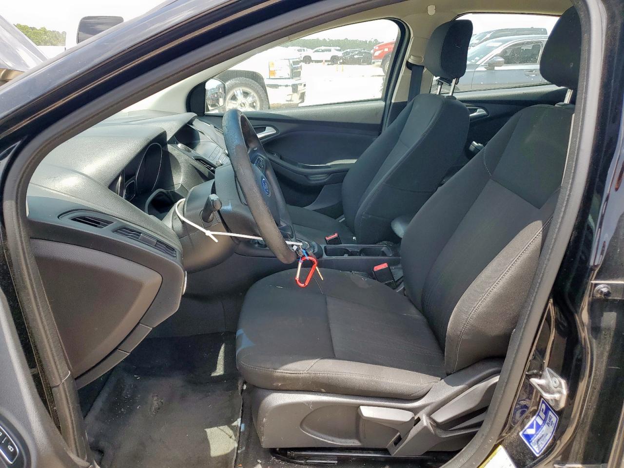 2018 Ford Focus Se VIN: 1FADP3K25JL302404 Lot: 63155135