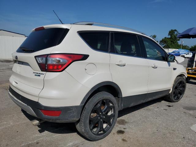 Паркетники FORD ESCAPE 2017 Белы
