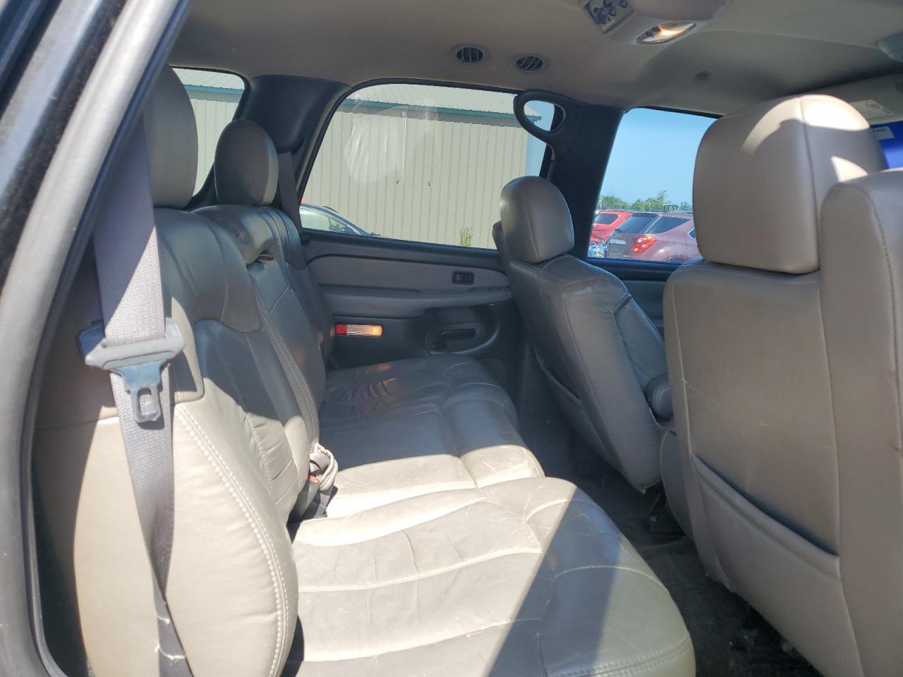 2002 Chevrolet Tahoe C1500 VIN: 1GNEC13ZX2R266452 Lot: 64647615